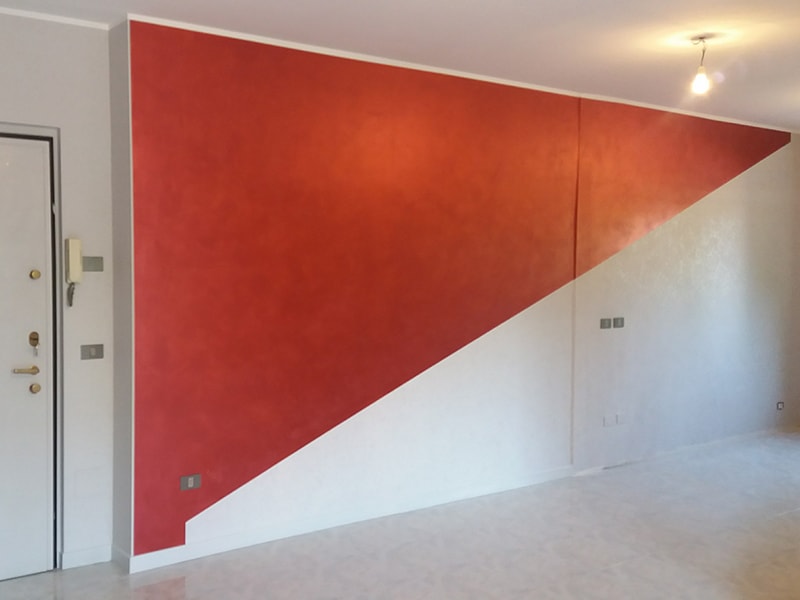 Pittura parete rossa e bianca